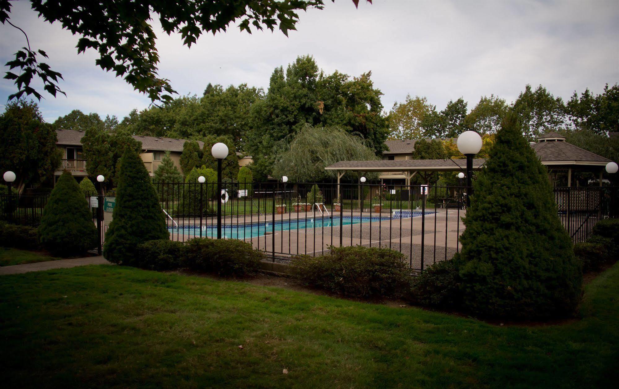 Motel Village 2*